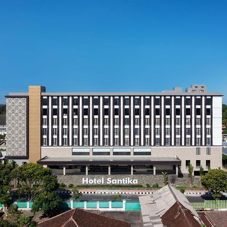 Hotel Santika Блітар Екстер'єр фото