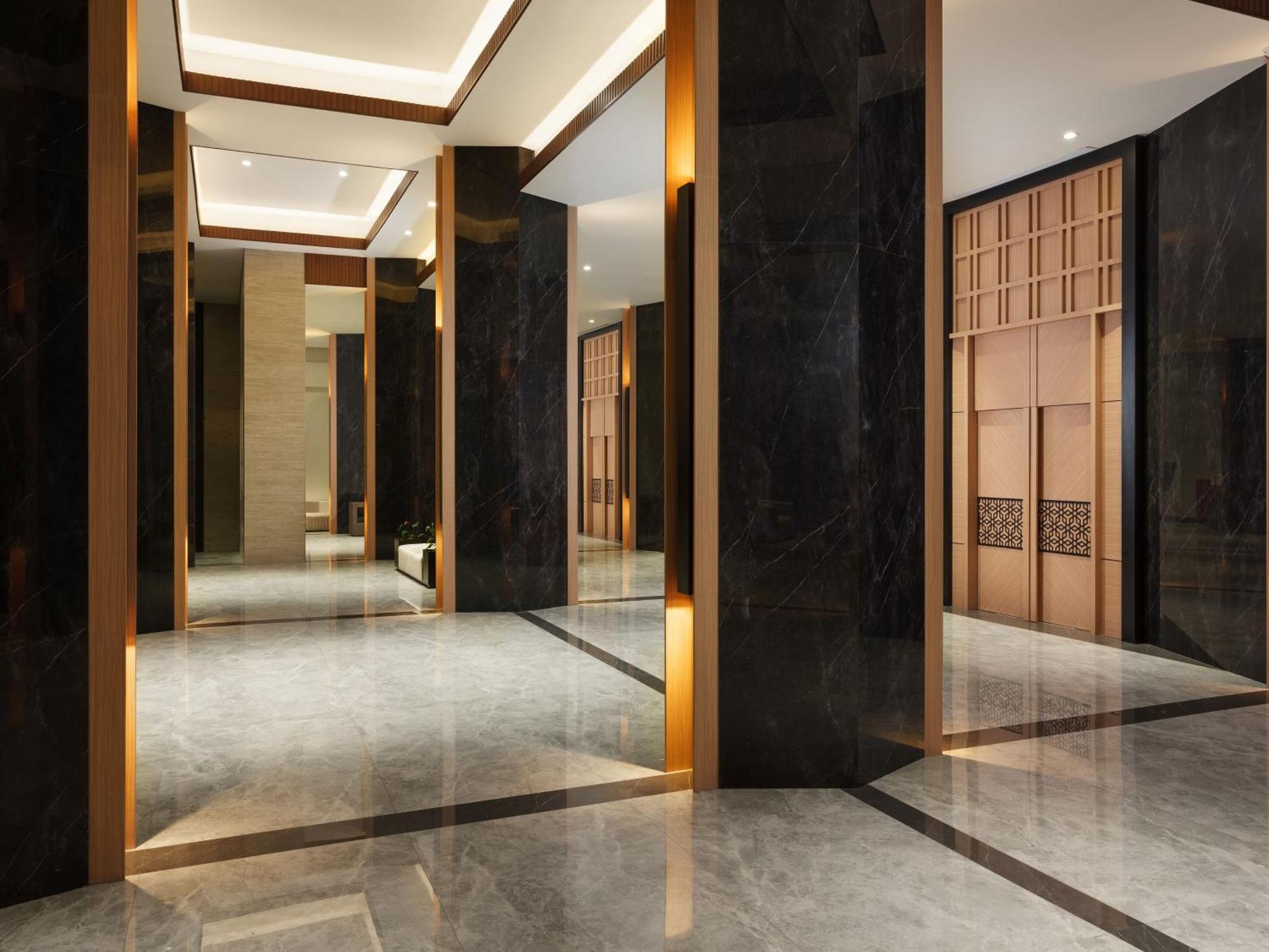 Hotel Santika Блітар Екстер'єр фото